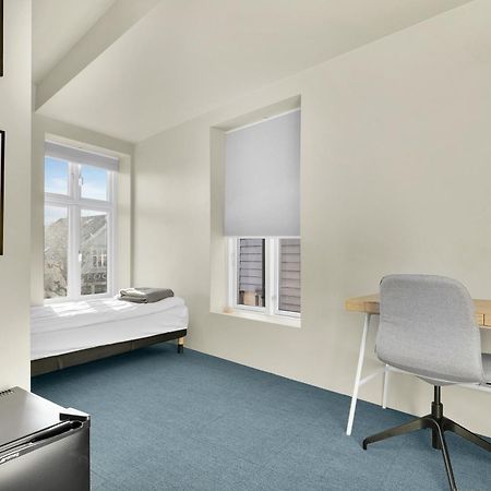 Central Guest House - Bedroom With En Suite Bathroom สตาวังเงร์ ภายนอก รูปภาพ