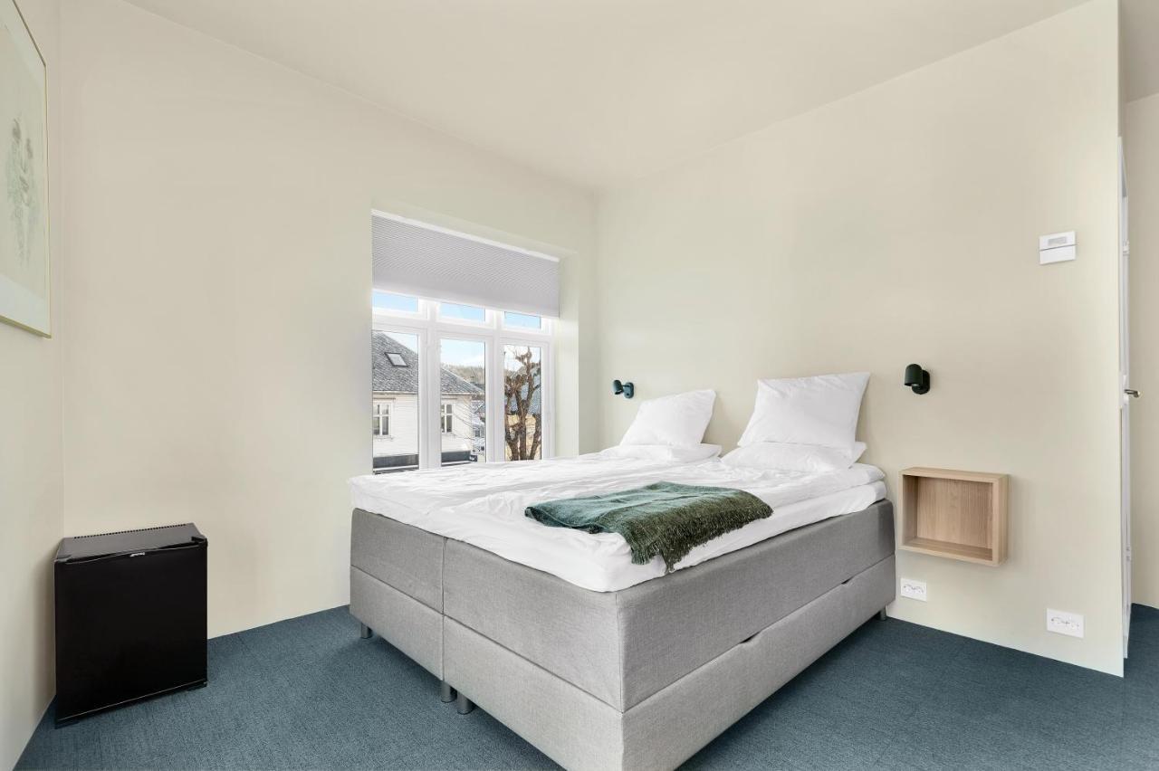 Central Guest House - Bedroom With En Suite Bathroom สตาวังเงร์ ห้อง รูปภาพ