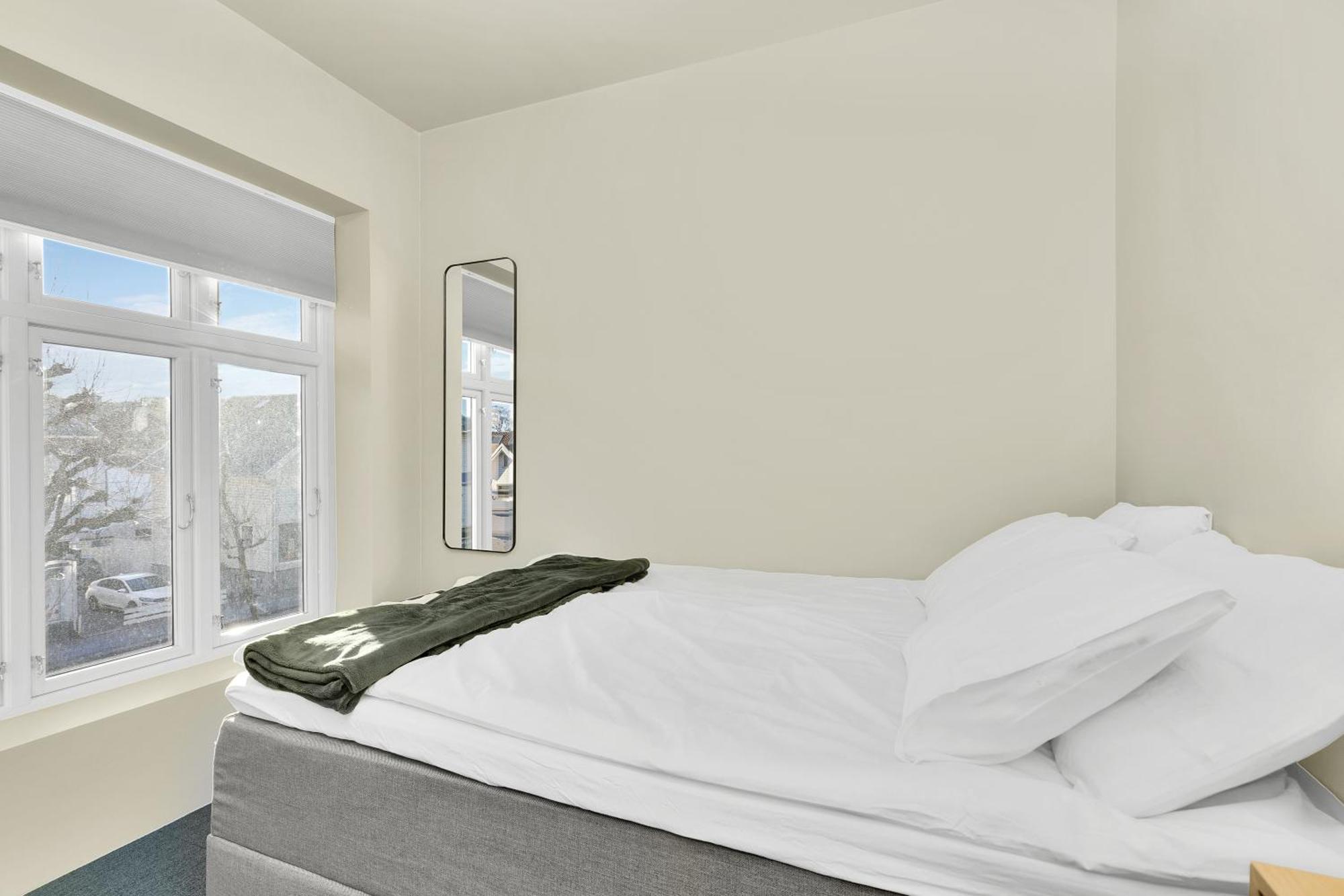 Central Guest House - Bedroom With En Suite Bathroom สตาวังเงร์ ห้อง รูปภาพ