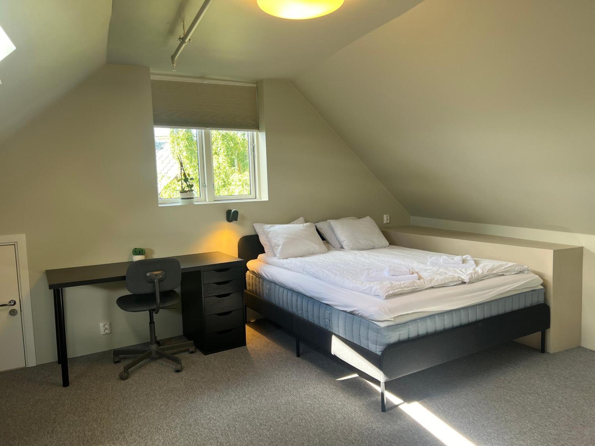 Central Guest House - Bedroom With En Suite Bathroom สตาวังเงร์ ห้อง รูปภาพ